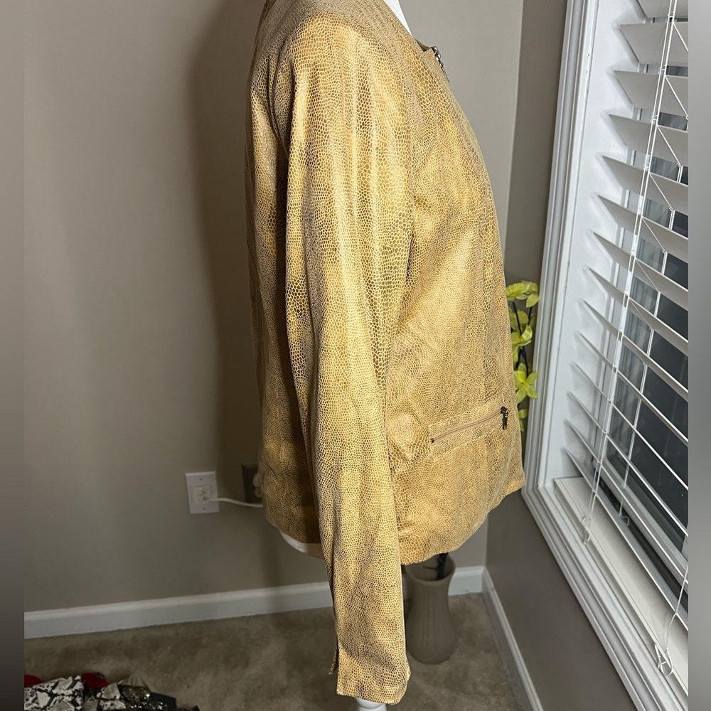 JM Collection Snake Print Jacket - Picture 6 of 16